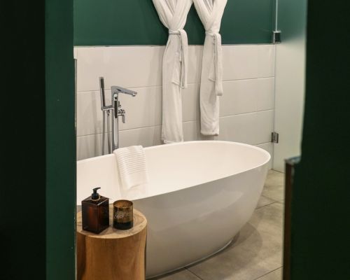 Executive Suite (6)