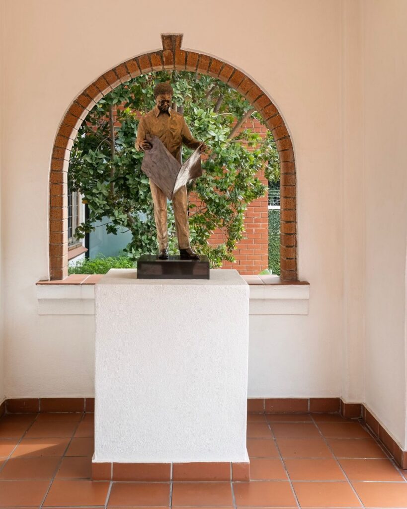 Satue of Nelson Mandela outside the entrance of Sanctuary Mandela